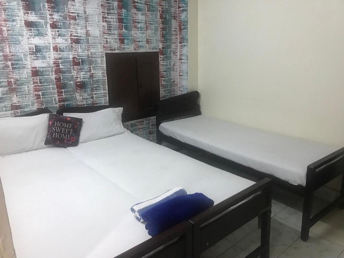 B Hostel Fort Kochi Bagian luar foto
