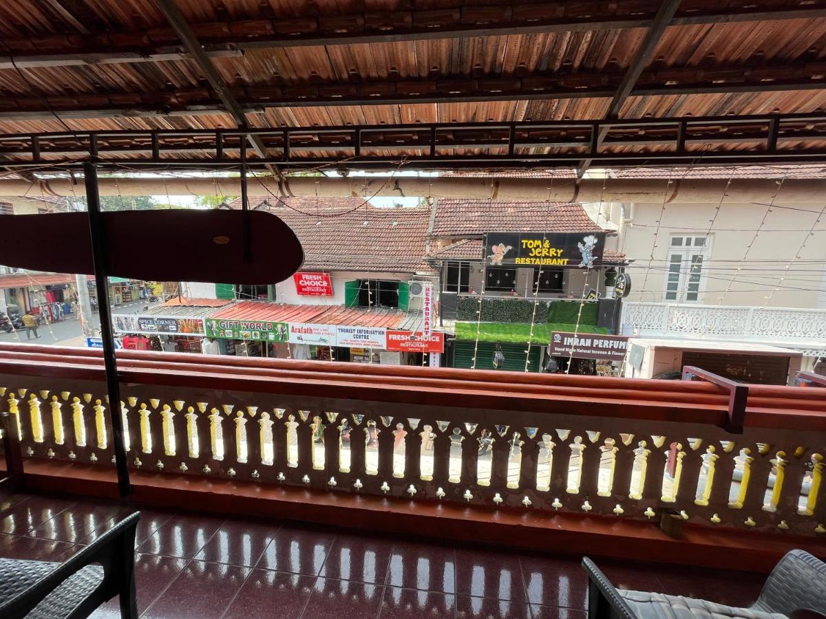 B Hostel Fort Kochi Bagian luar foto