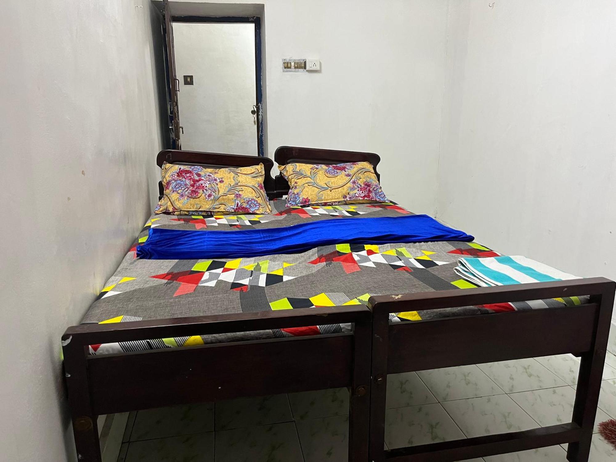 B Hostel Fort Kochi Bagian luar foto