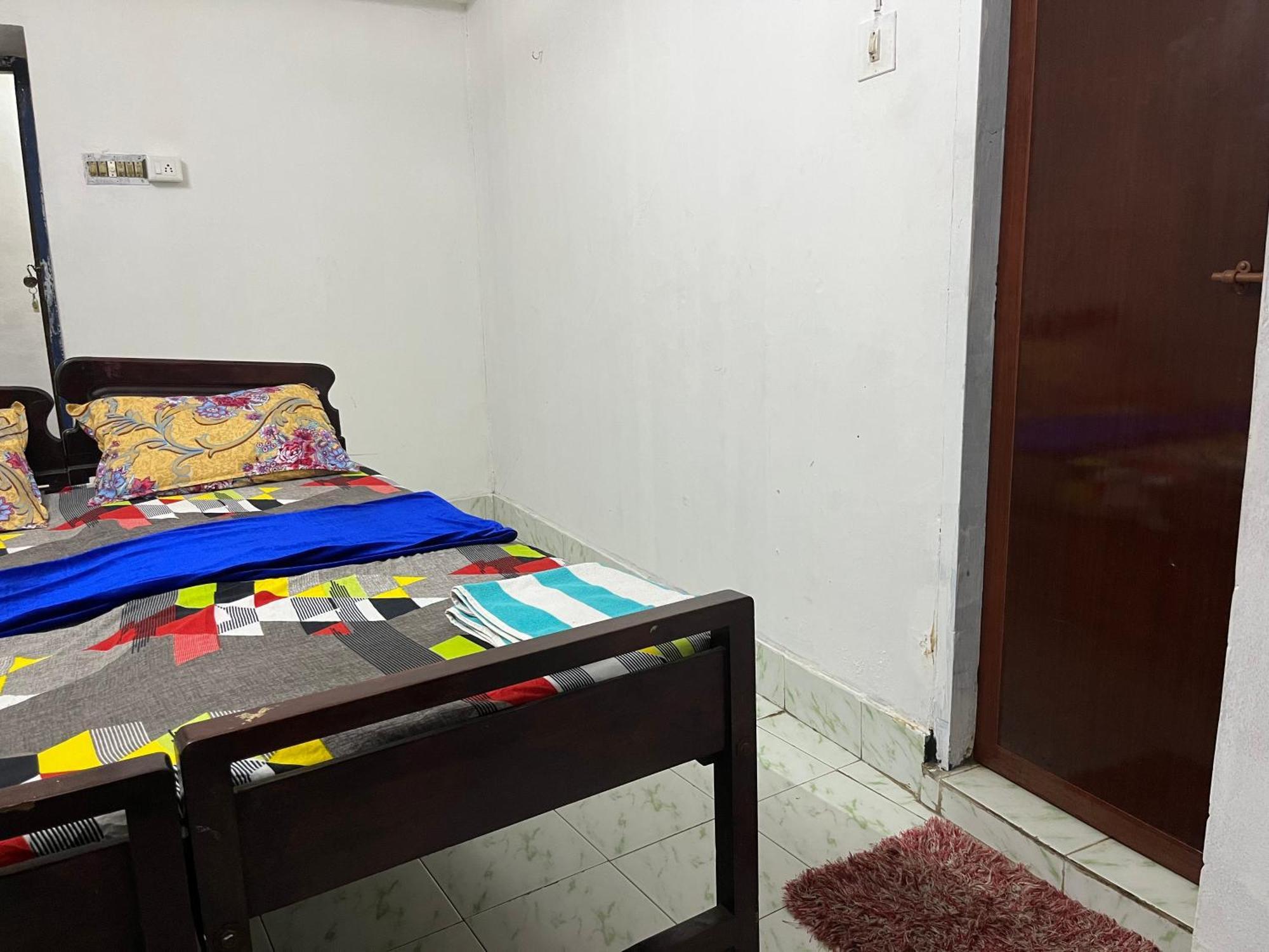 B Hostel Fort Kochi Bagian luar foto